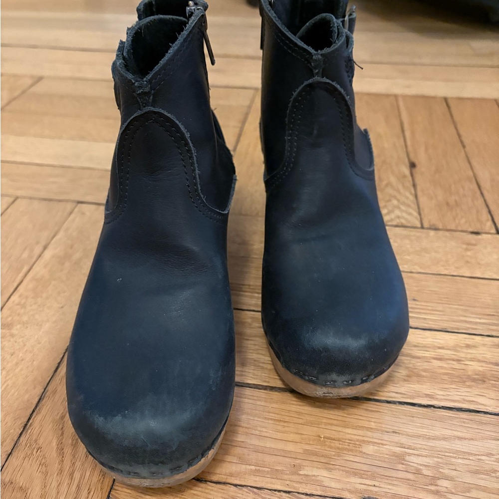 Women's Black No. 6 Clog Boots